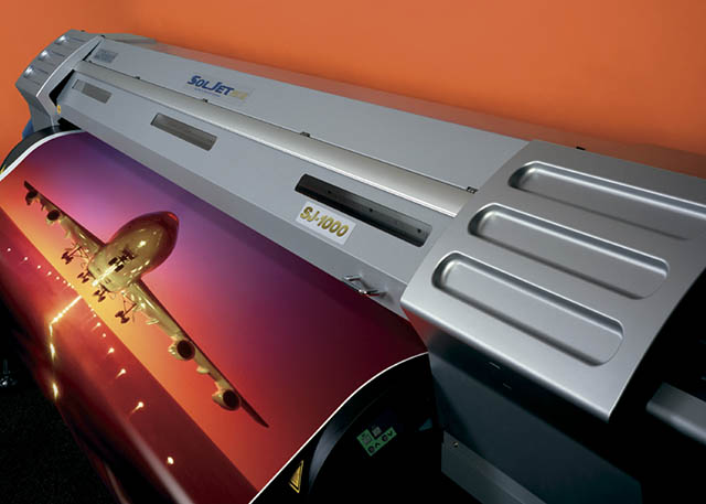 2004 Roland enters the grand-format printing market with the SOLJET SJ-1000.